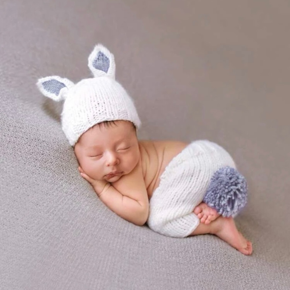 2 pcs knitted Easter bunny photo prop set